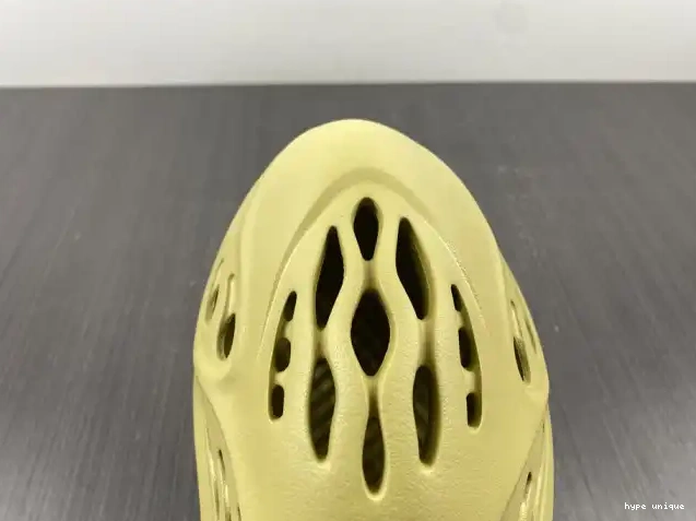 hype RNNR Sulfur GV6775 Foam Adidas Yeezy 0609